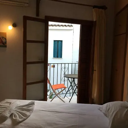 House Vogiatzi بيت ضيافة *