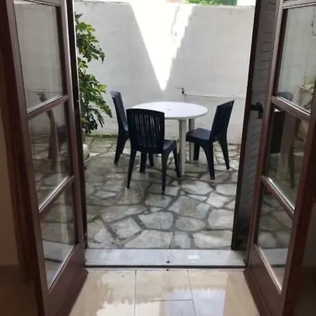 House Vogiatzi بيت ضيافة